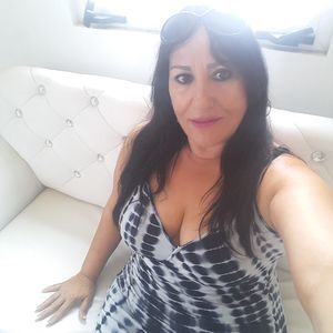 Meet your Posher, Dalila